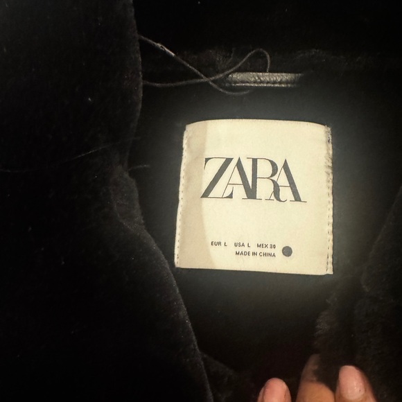 Women's Black Shearling Jacket - Picture 5 of 7